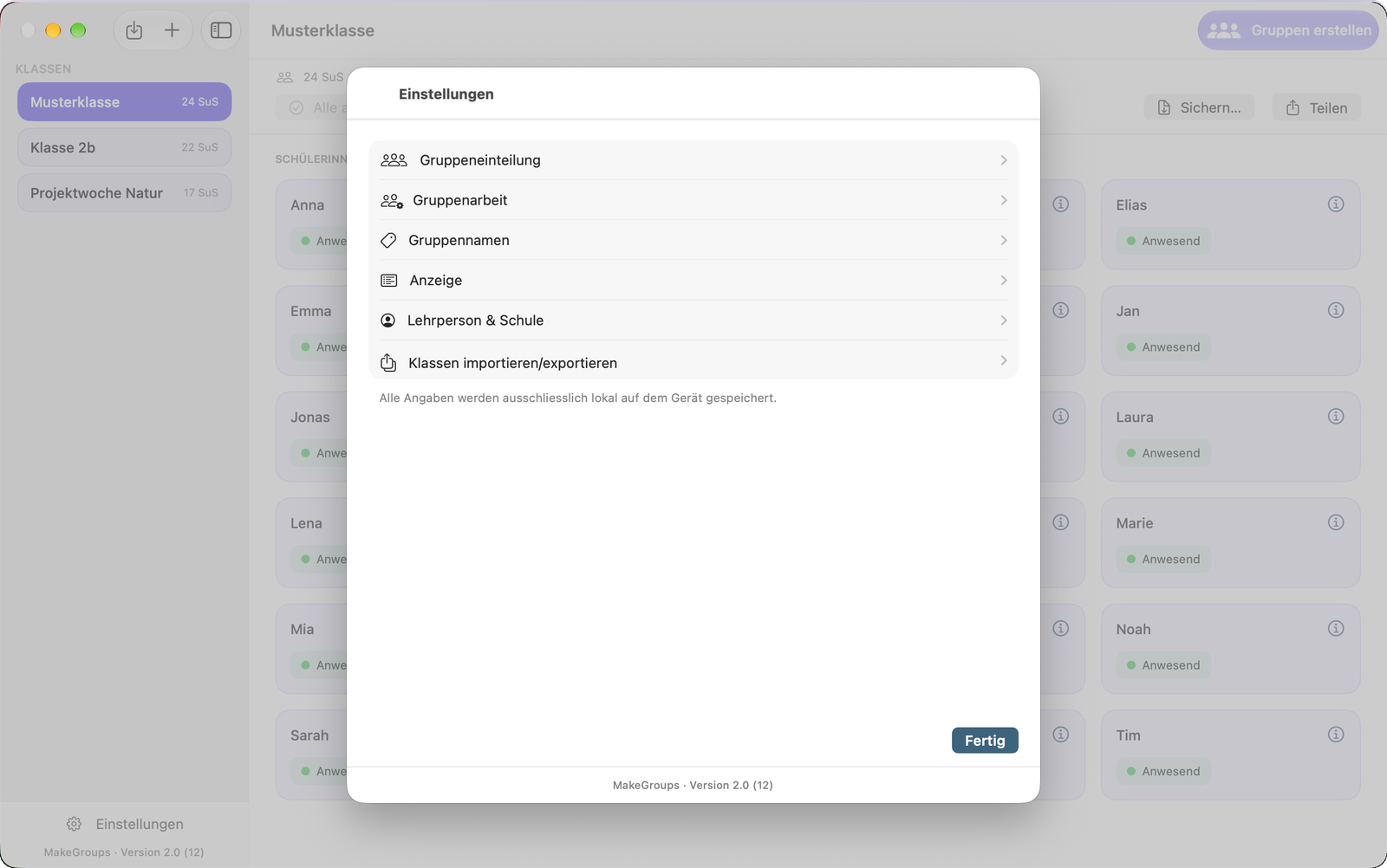 Einstellungen auf dem Mac mit den Bereichen Gruppeneinteilung, Gruppenarbeit, Gruppennamen, Anzeige, Lehrperson und Schule sowie Klassen importieren und exportieren; darunter der Hinweis, dass alle Angaben lokal auf dem Gerät gespeichert werden